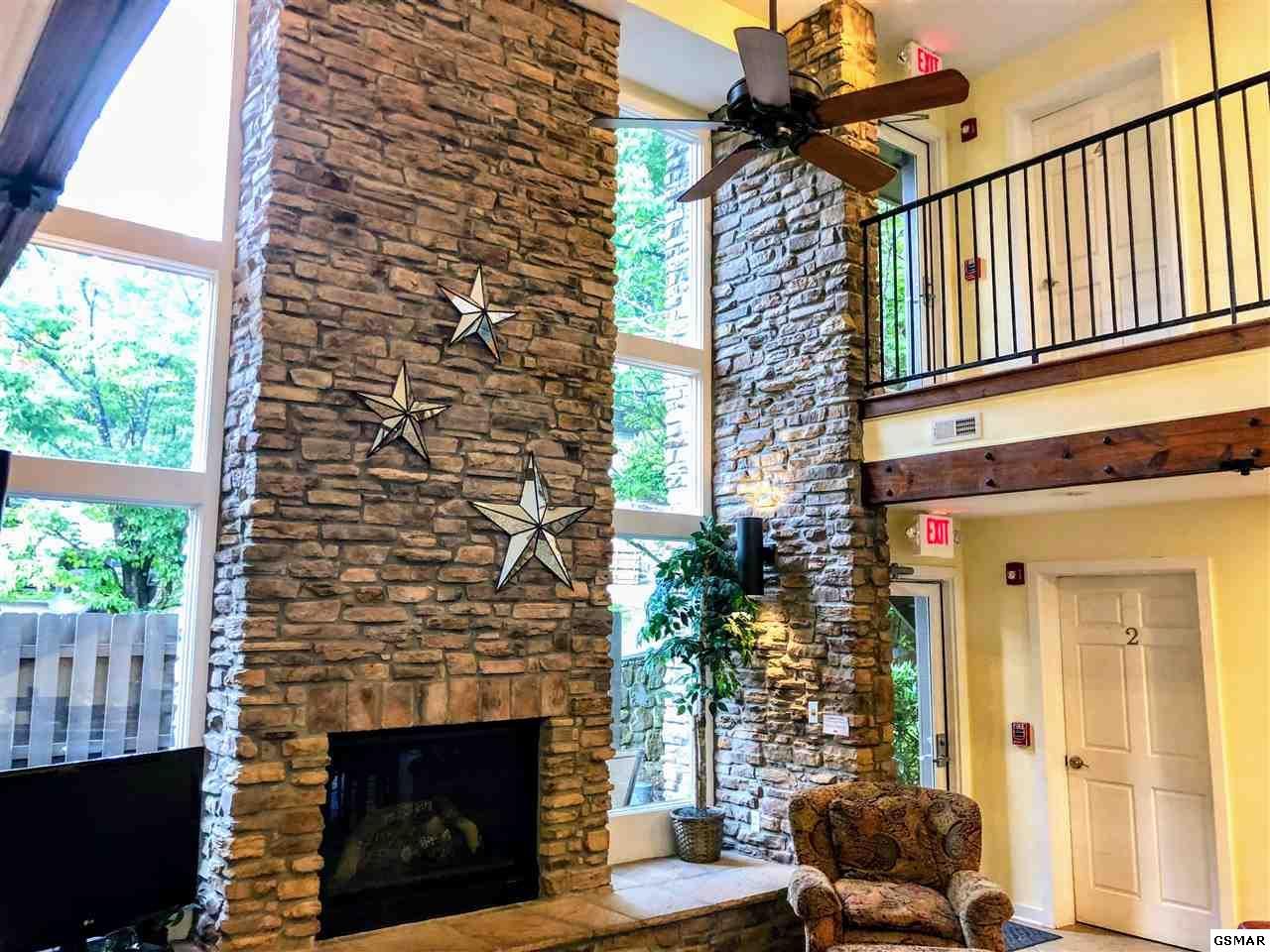 425 Stuart Ln, Gatlinburg, TN 37738